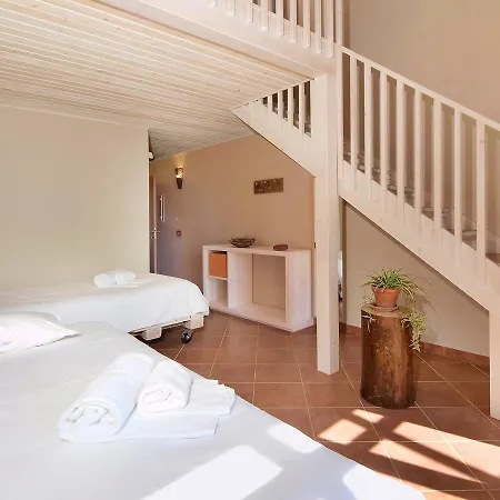 Casa Do Vale Da Lama Ecohotel&retreat Centre In A Farm Alloggio per agriturismo