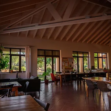 Casa Do Vale Da Lama Ecohotel&retreat Centre In A Farm